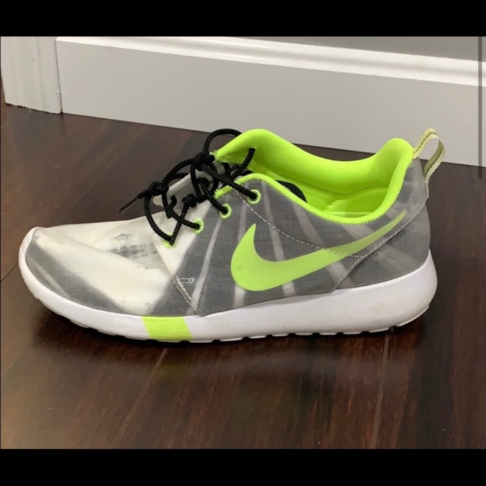 Nike Roshe Neon Green and White